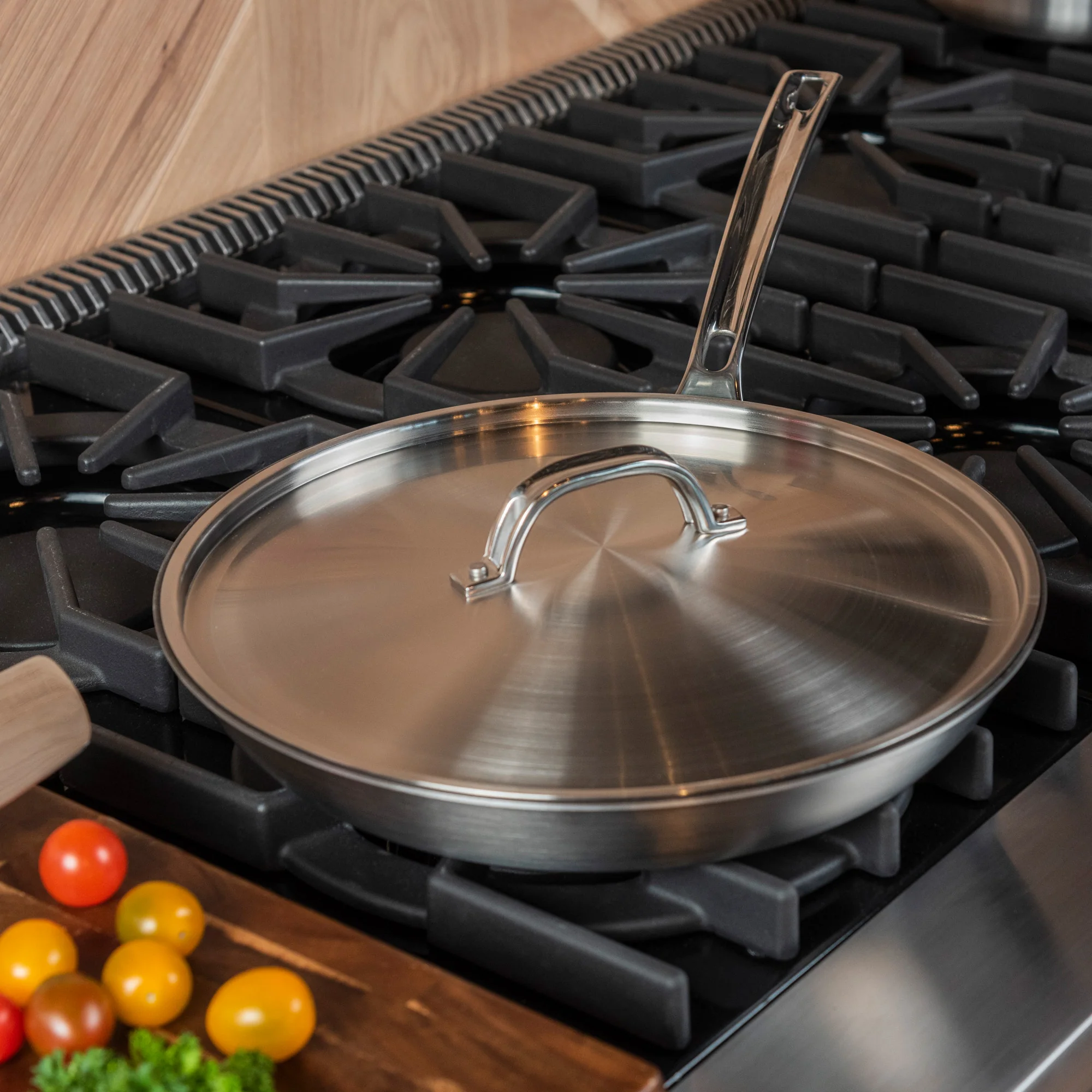 Viking Professional 5-Ply Stainless Steel Covered Nonstick 12-Inch Fry Pan - Image 6