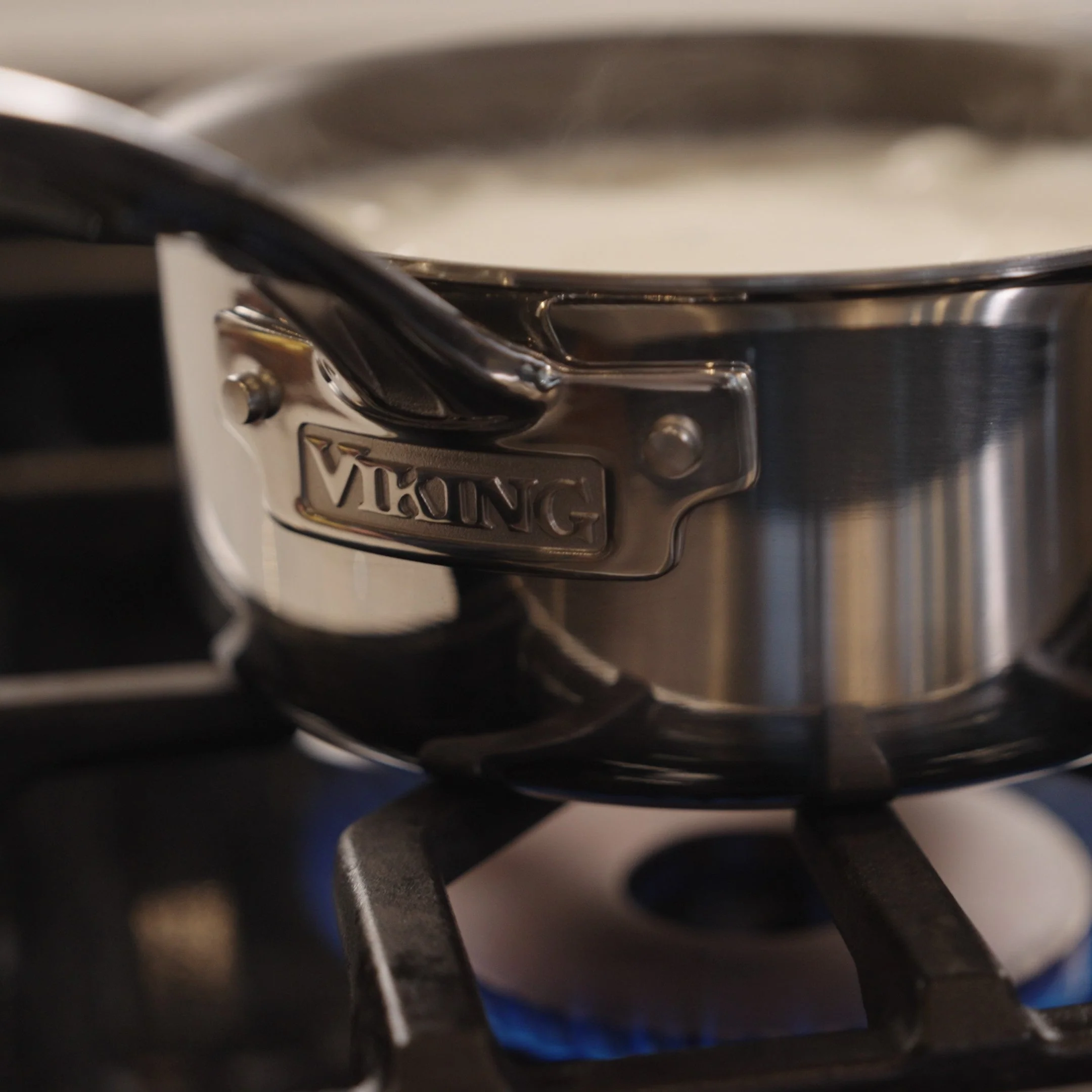 Viking PureGlide Pro 3-Ply 2-Quart Sauce Pan with Metal Lid - Image 3